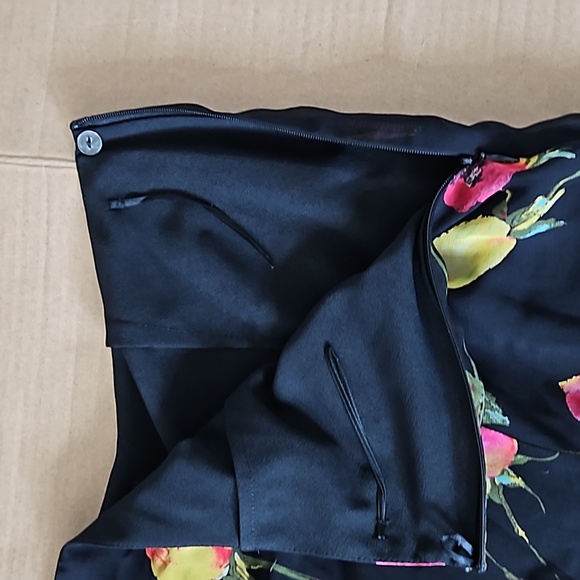 Escada black floral flowy skirt-42 - Picture 5 of 9